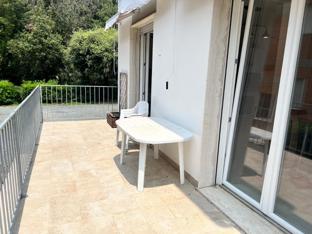 Villa I Lecci Livorno Exterior foto