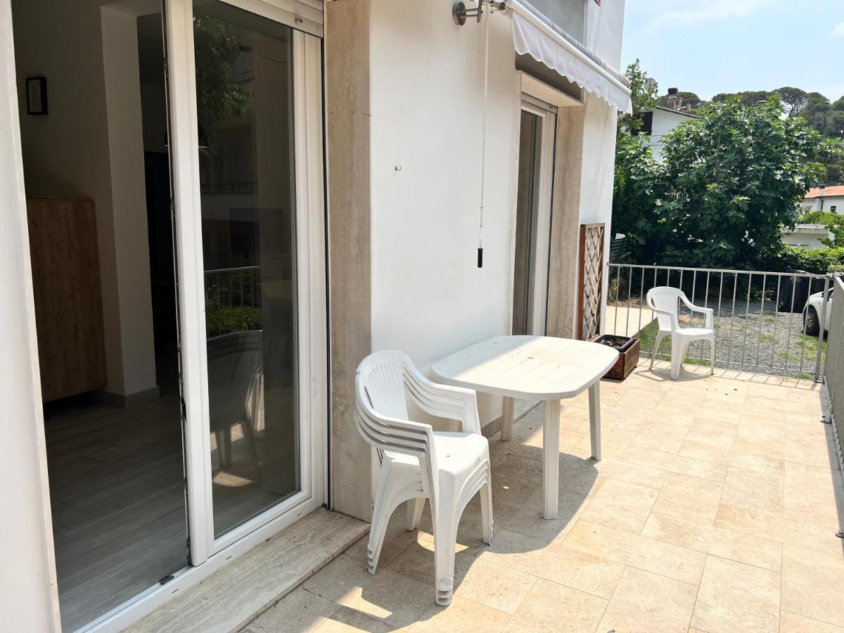 Villa I Lecci Livorno Exterior foto
